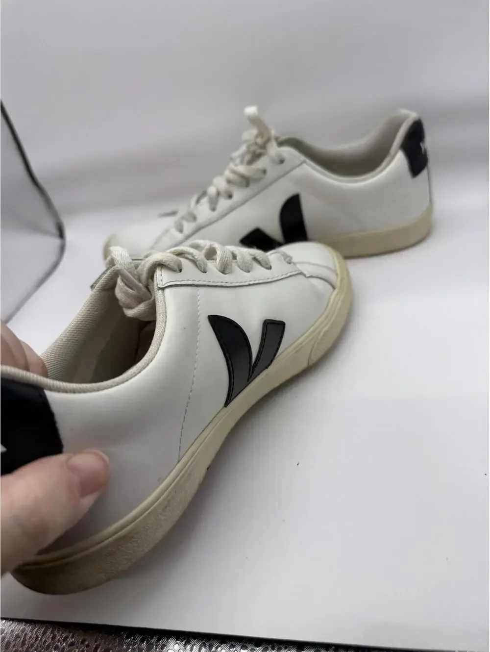 Veja White and Black Leather Sneakers Women's 5 Eu 36